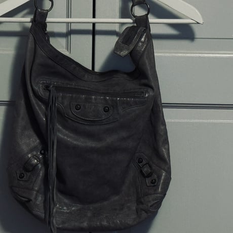 balenciaga leather shoulder bag