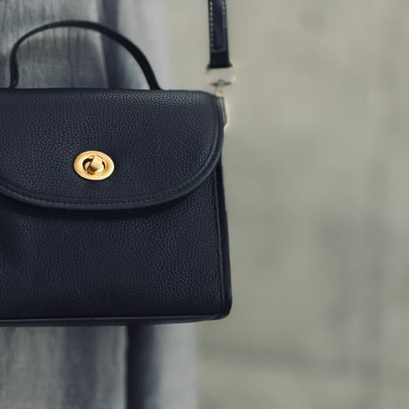 【import factory sample】”シボ革” leather shoulder bag