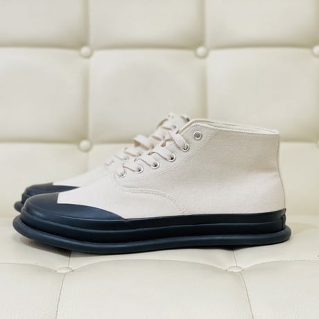新品 issey miyake sneakers 42