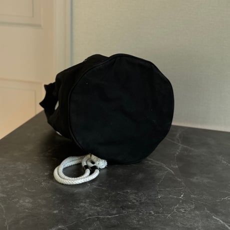 chanel logo shoulder bag