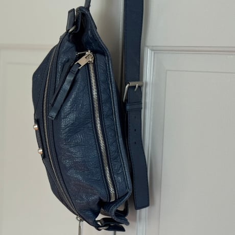 balenciaga leather shoulder bag