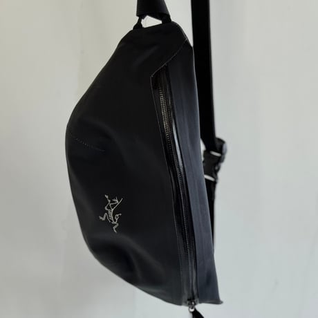 新品 arcteryx 2024s waterproof body bag