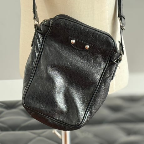 balenciaga leather shoulder bag