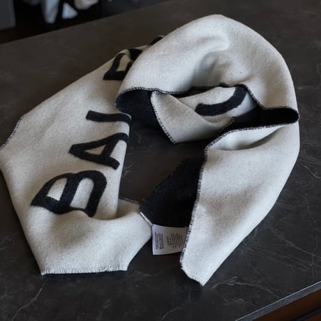 balenciaga ”marco” cashmere muffler