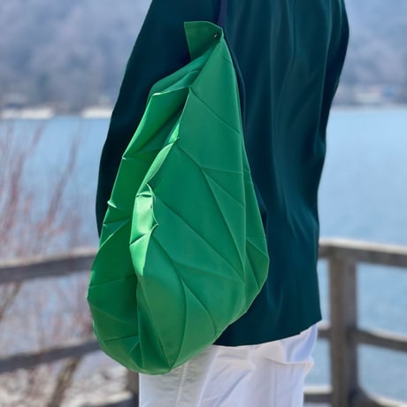 新品 isseymiyake × ittala pleats bag green