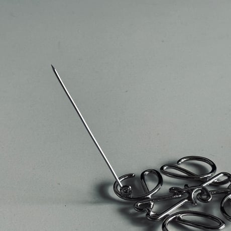【国内正規】loewe anagram brooch