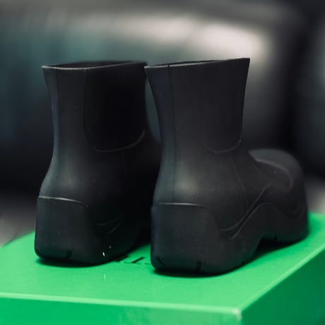 新品 bottega veneta paddle boots black 43
