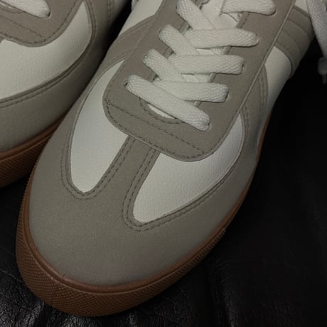 factory sample basic german trainer white