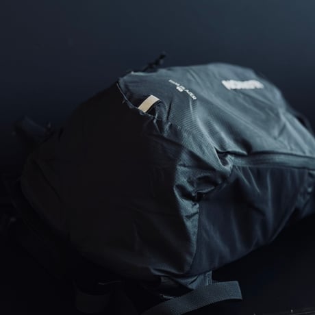 新品 salomon back pack