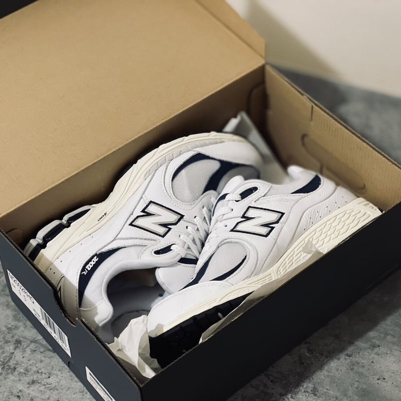 新品 new balance 2002R uk7.5 | requality 新品 new balance 2002R uk7.5 | requality