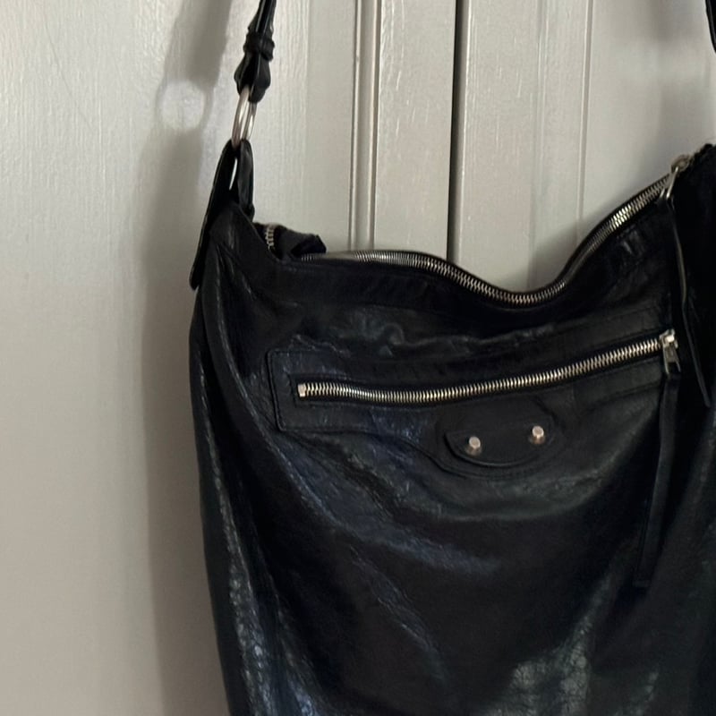 balenciaga leather shoulder bag 