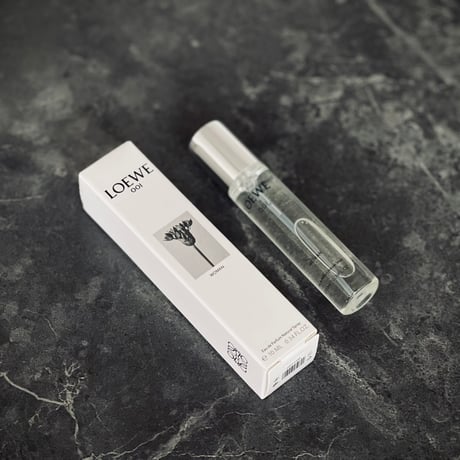 新品 loewe "001" WOMAN”