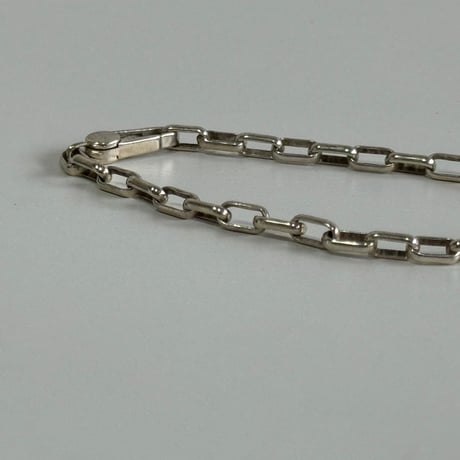 gucci interlocking G logo silver bracelet