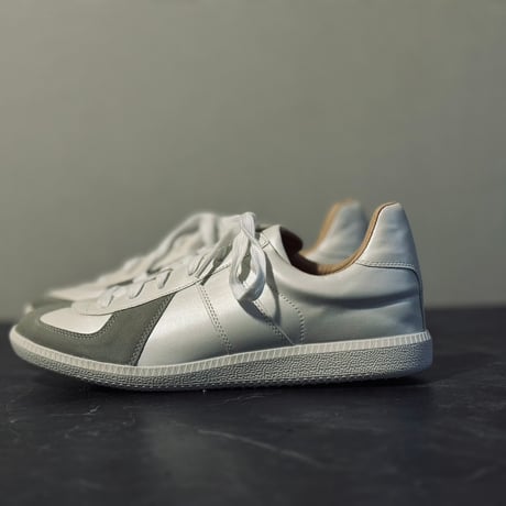 factory sample all white german trainer