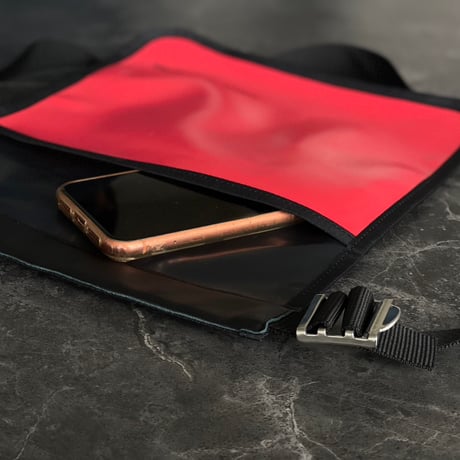 comme des garcons logo shoulder bag