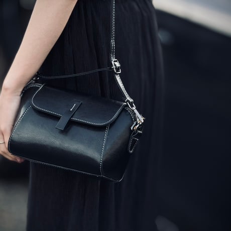 【price down】import factory sample leather shoulder bag black