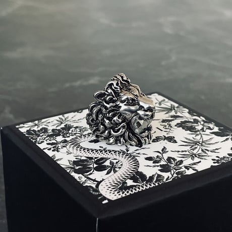 gucci lion hed crystal silver ring 14号