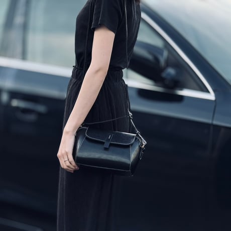 【price down】import factory sample leather shoulder bag black