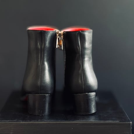 factory sample "6cm heel" side zip leather boots
