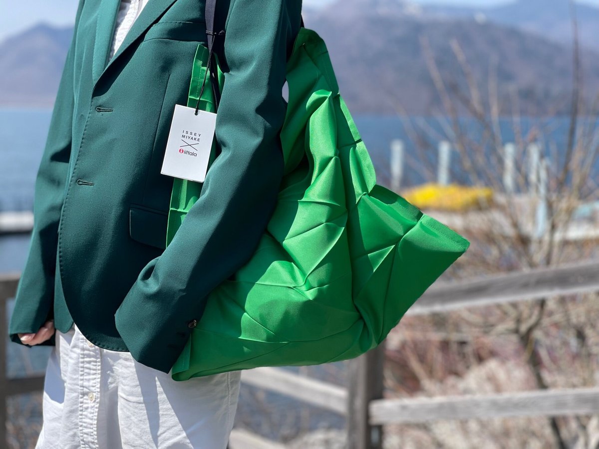 新品 isseymiyake × ittala pleats bag green | requ 新品 isseymiyake × ittala pleats bag green | requ