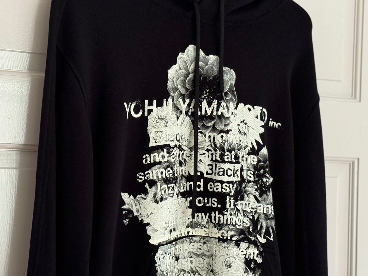 胸キュンアイテム【ヨウジヤマモト】SIGNATURE PRINT HOODIE 胸キュンアイテム【ヨウジヤマモト】SIGNATURE PRINT HOODIE 胸