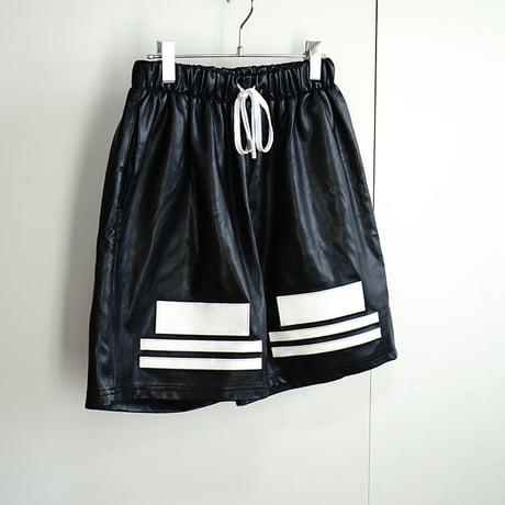 未使用 danke schon synthetic leather wide shorts