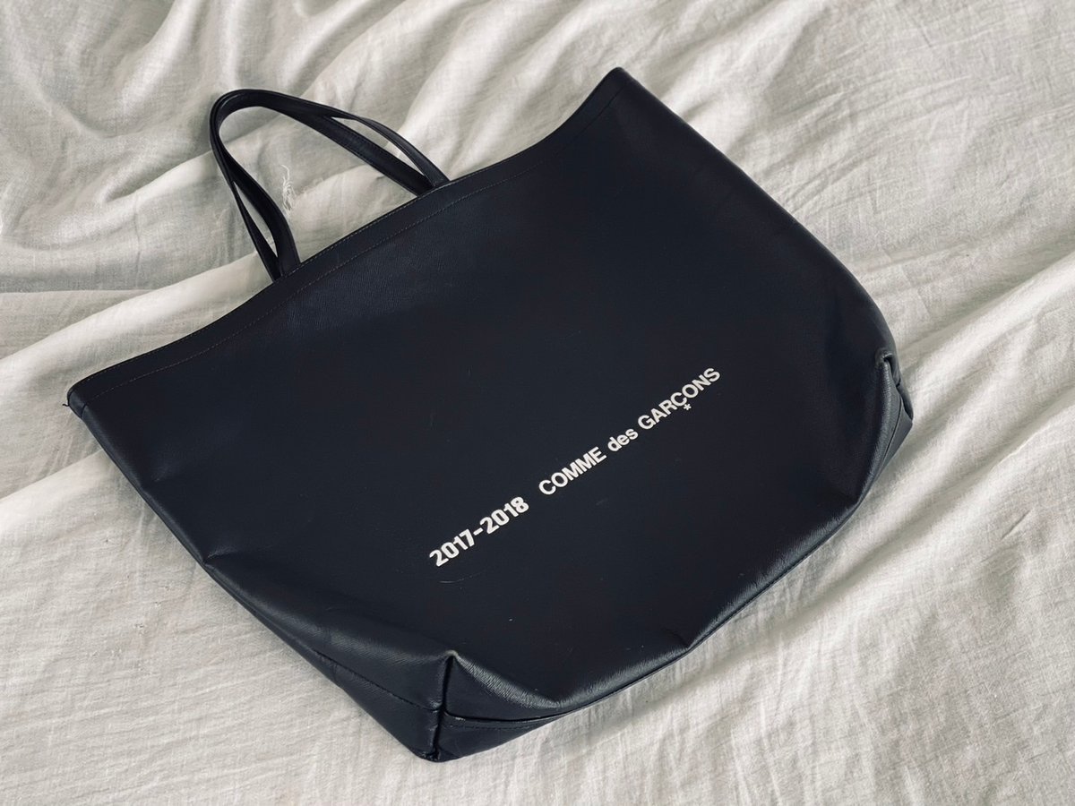 ふとした笑い様　COMME des GARÇONS ロゴトートバッグ　牛革 ふとした笑い様 COMME des GARÇONS ロゴトートバッグ 牛革