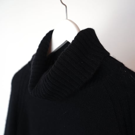 BURBERRY London cashmere wool turtleneck