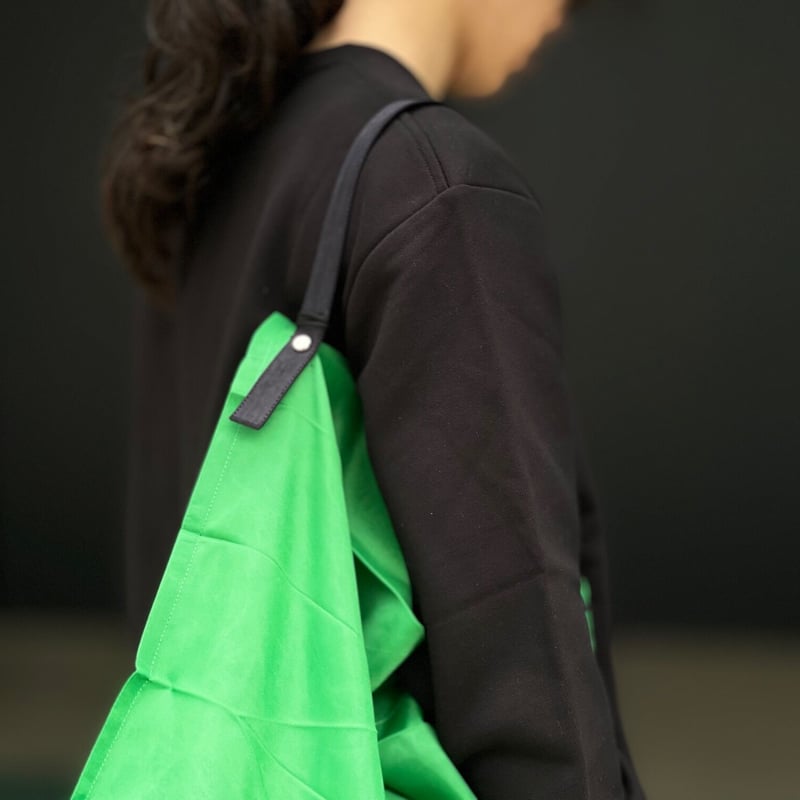 新品 isseymiyake × ittala pleats bag green | requ