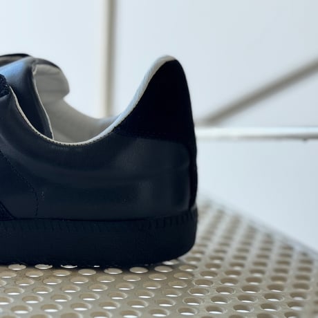 sample all black germantrainer