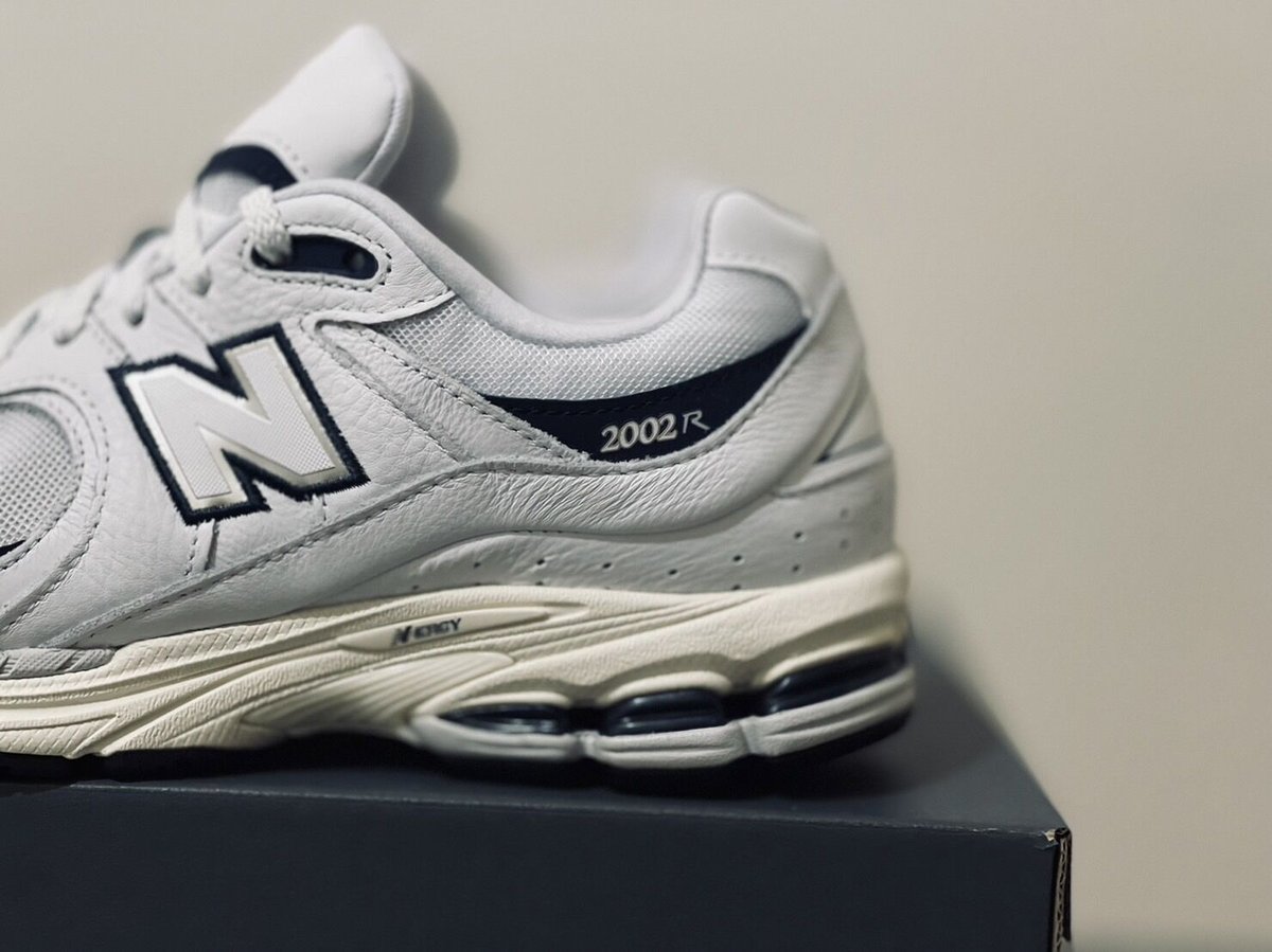 新品 new balance 2002R uk8 | requality 新品 new balance 2002R uk8 | requality
