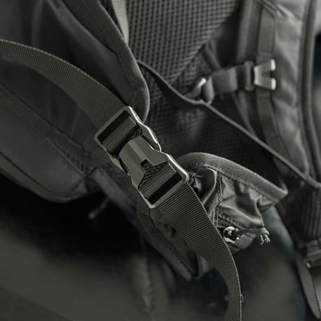 新品 salomon back pack