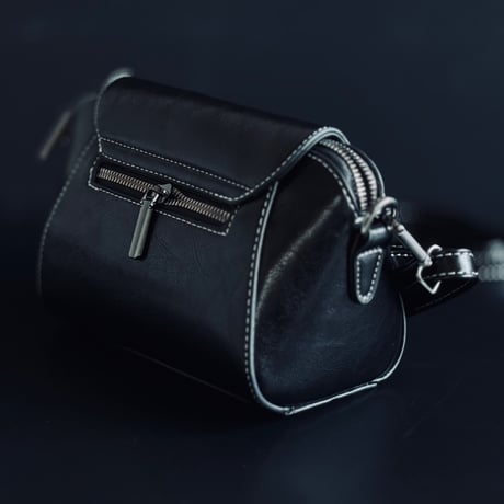 【price down】import factory sample leather shoulder bag black