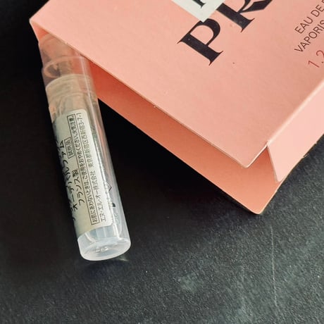 prada "PARADOXE"