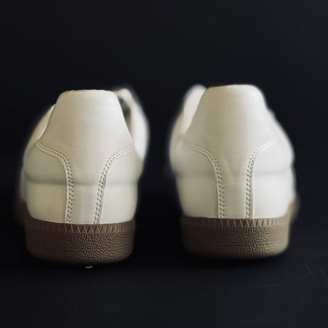 factory sample basic german trainer white