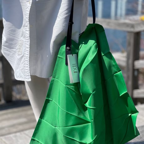 新品 isseymiyake × ittala pleats bag green