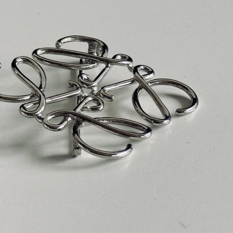 【国内正規】loewe anagram brooch