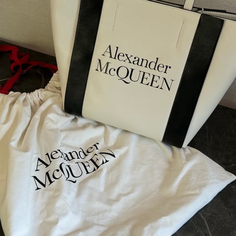 新品 alexander mcqueen logo leather bag