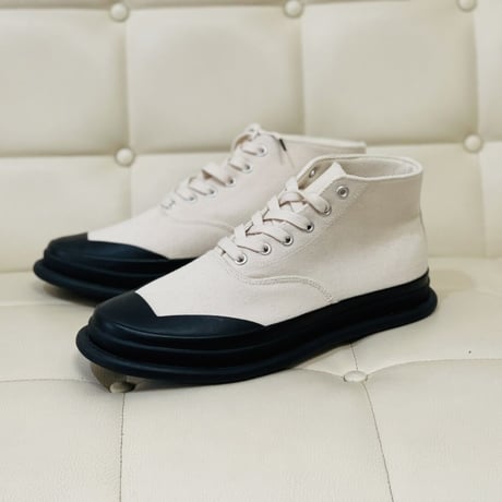 新品 issey miyake sneakers 42