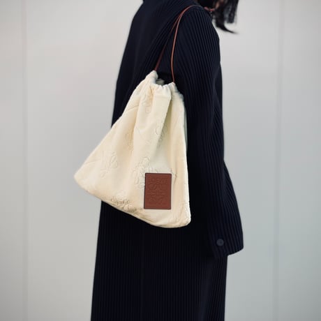 新品 loewe 2023 anagram bag