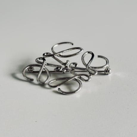 【国内正規】loewe anagram brooch