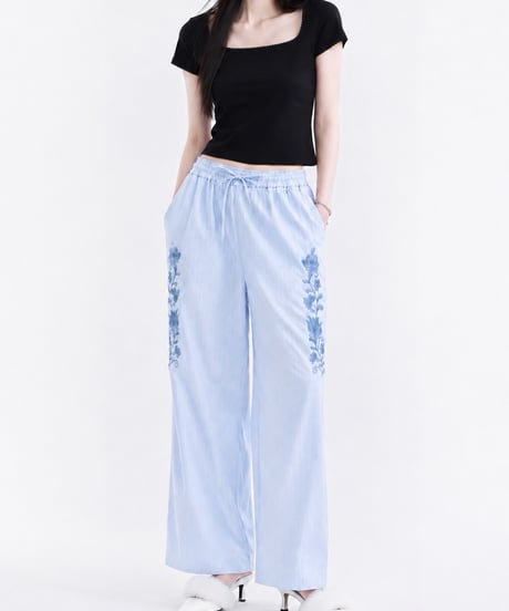Room 305 : Striped Pants