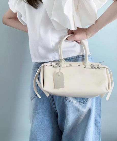 【予約】 LÉA BAGUETTE BAG（BLACK/BROWN/SILVER/IVORY）