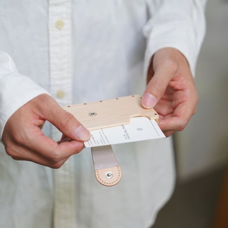 a card case 【メープル】 　- 木と革の名刺入れ -