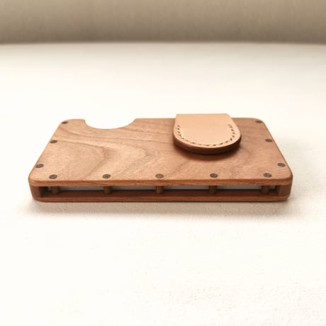 a card case 【チェリー】　- 木と革の名刺入れ -　(受注制作)