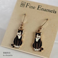 エナメル（七宝）ピアス・黒白猫（02-603）