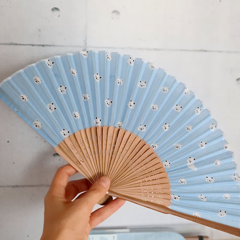 扇子・白猫(02-055) | 猫雑貨店 ラ・シュエット