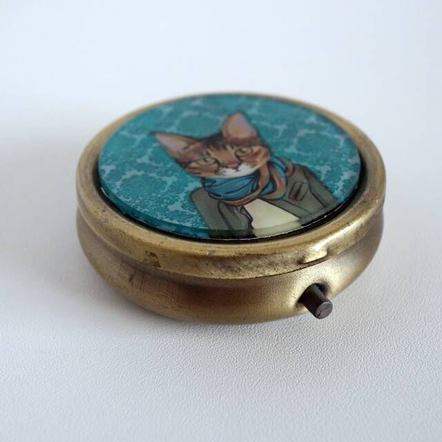 ビンテージ猫ピルケース ピルケース・ストール猫(02-869） | 猫雑貨店 ラ・シュエット