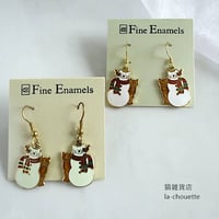 エナメル（七宝）ピアス・雪だるまと茶トラ