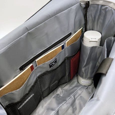 Coating UTILITY TOTE / BLACK